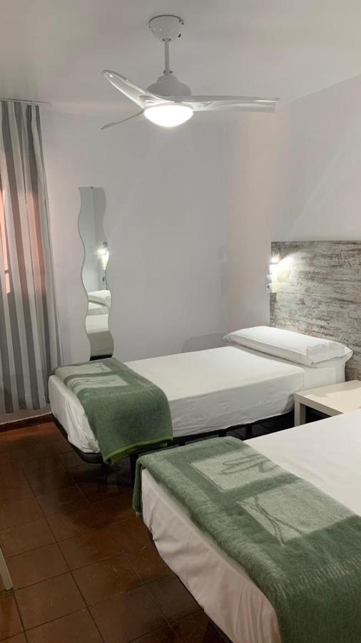 Casa De Huespedes Almansa Hotel Madrid Buitenkant foto