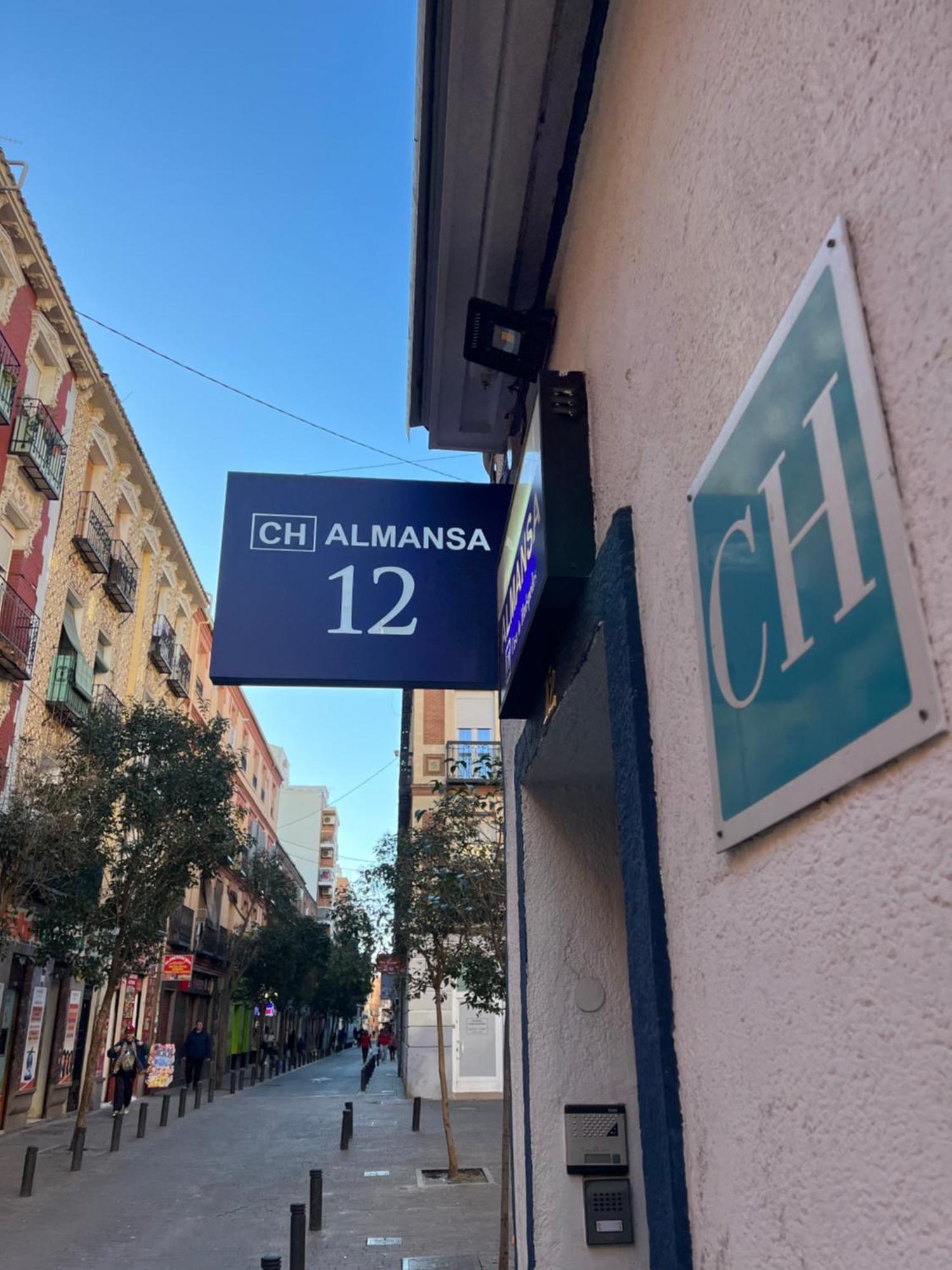 Casa De Huespedes Almansa Hotel Madrid Buitenkant foto