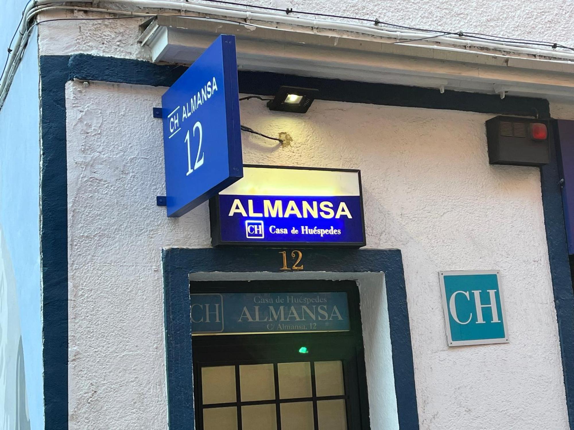 Casa De Huespedes Almansa Hotel Madrid Buitenkant foto