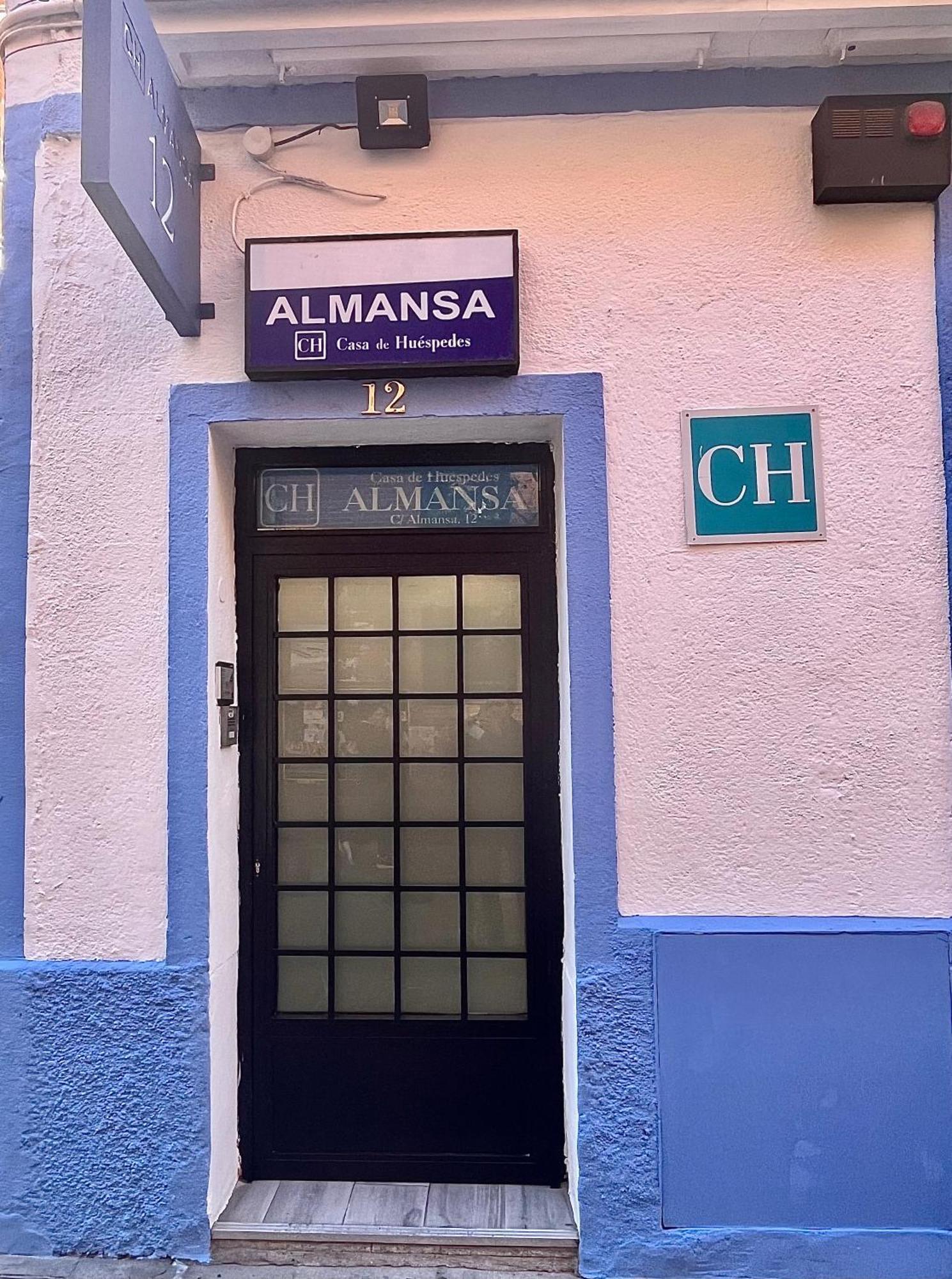 Casa De Huespedes Almansa Hotel Madrid Buitenkant foto