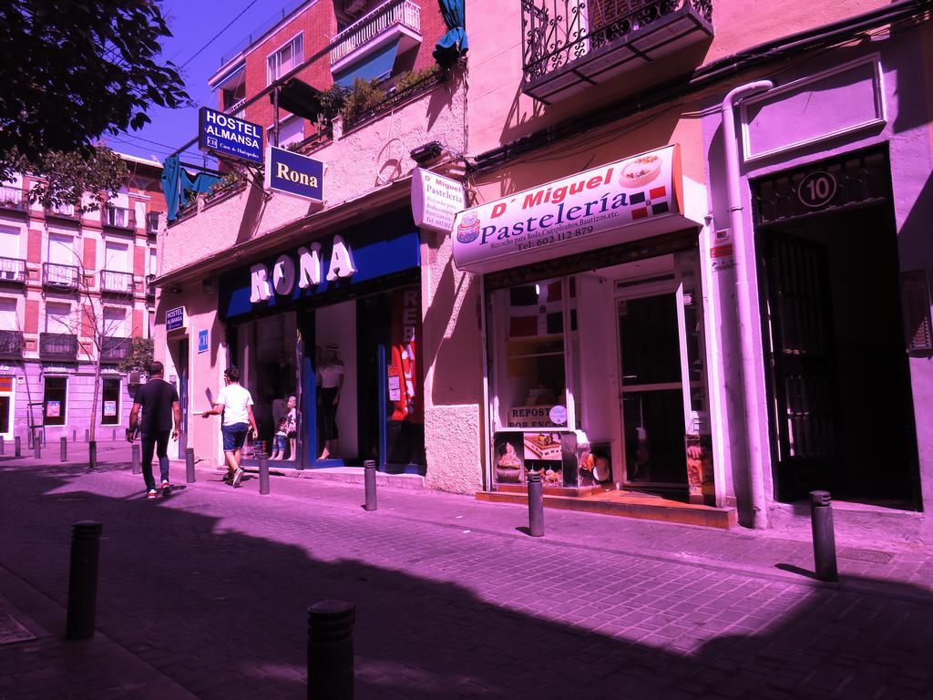Casa De Huespedes Almansa Hotel Madrid Buitenkant foto