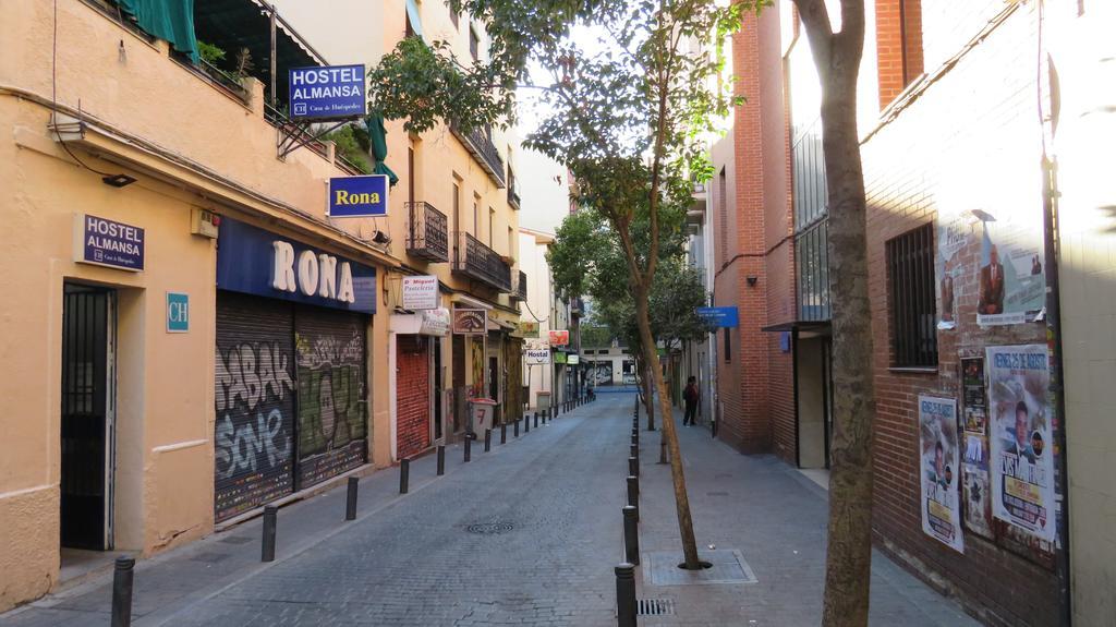 Casa De Huespedes Almansa Hotel Madrid Buitenkant foto