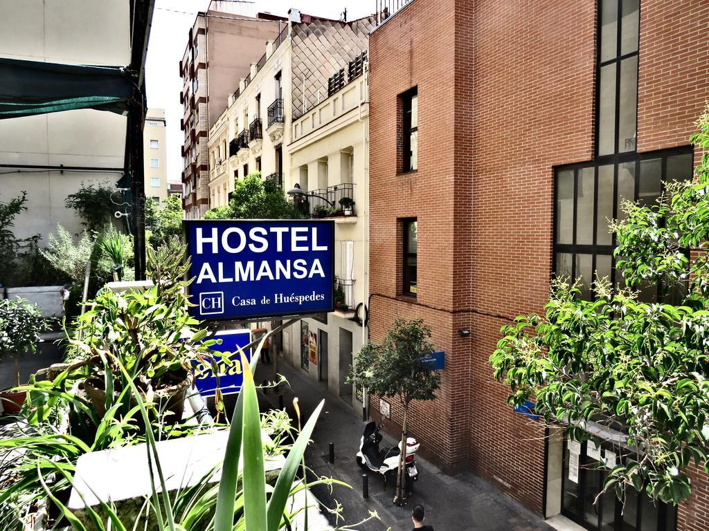 Casa De Huespedes Almansa Hotel Madrid Buitenkant foto